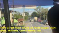 44041 22 055 Polizei-Eskorte zur World Voyager, Puerto Barios, Guatemala, Central-Amerika 2022.jpg